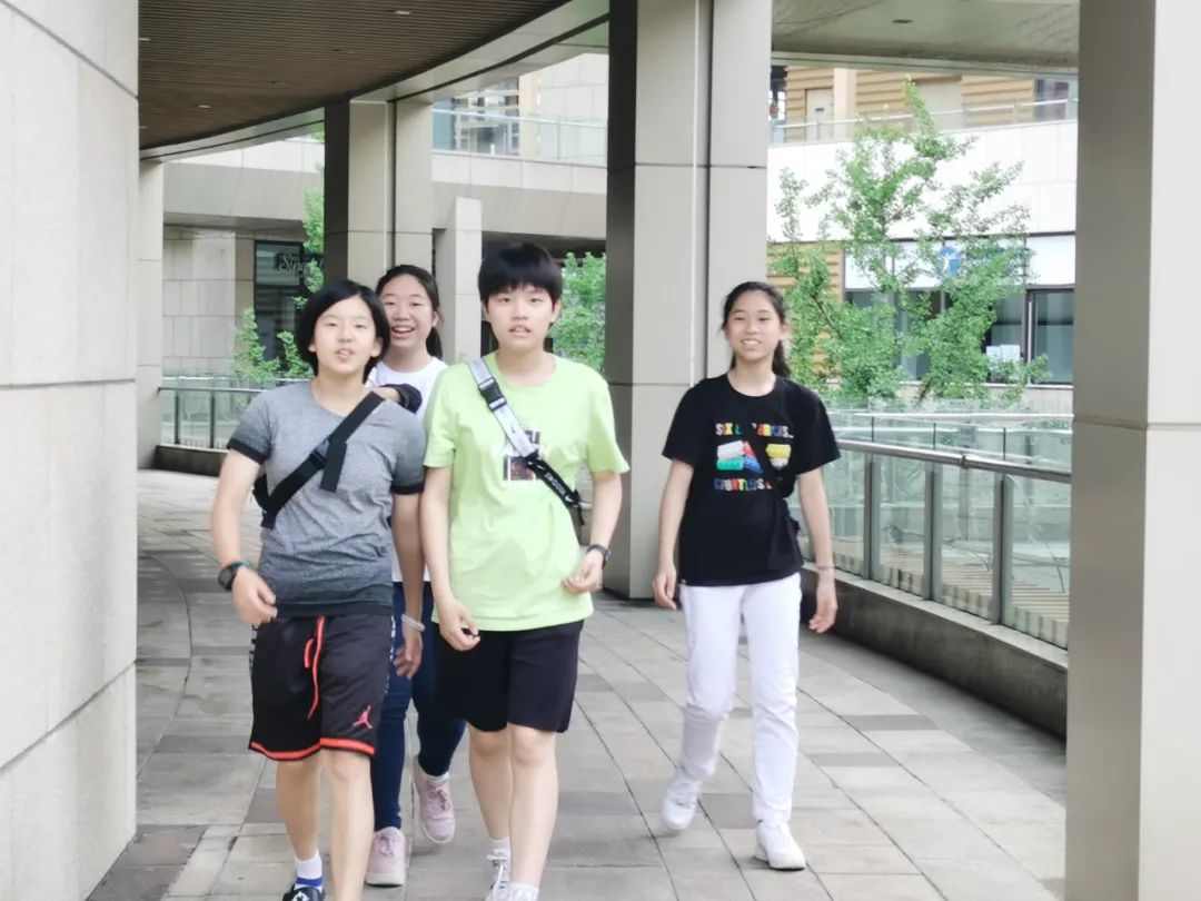 女生打篮球视频教学_女生打篮球教程_学会打篮球技巧女生视频