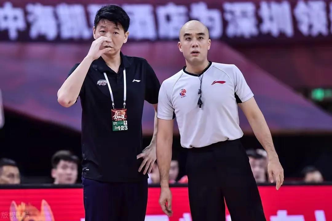 篮球比赛裁判须知的规则_裁判篮球_裁判篮球规则比赛须知怎么写