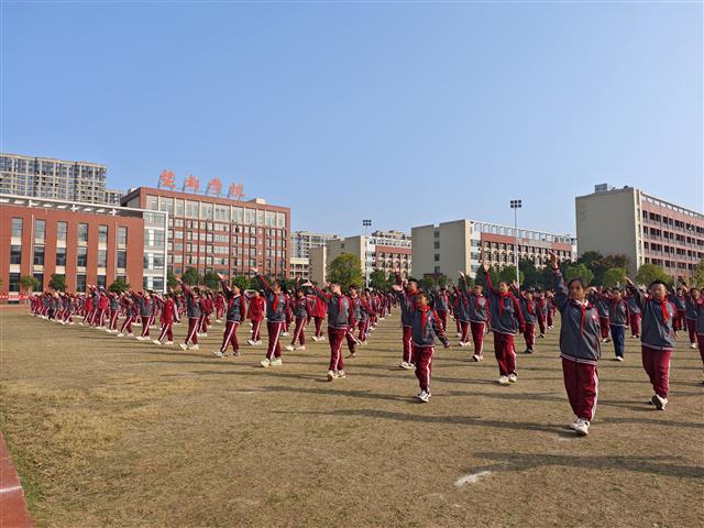 蒙古学生体操_蒙古体操舞_蒙古校园健身操